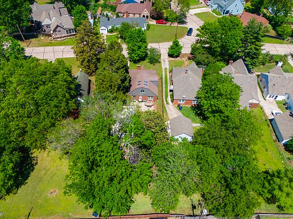 5th image of 3516 E 12th Pl