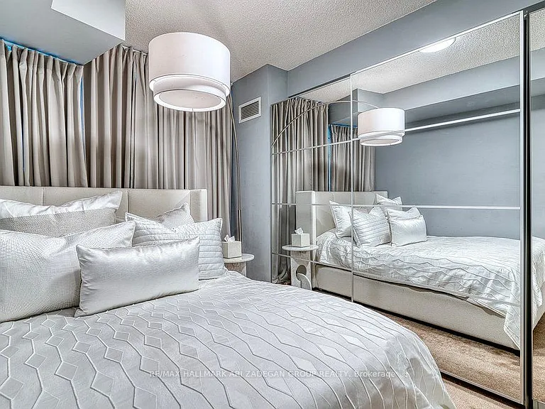 19 Grand Trunk Cres #3108 — Photo 13