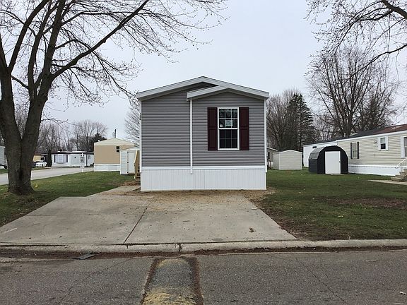 3rd image of 267 Brookside Mnr #267