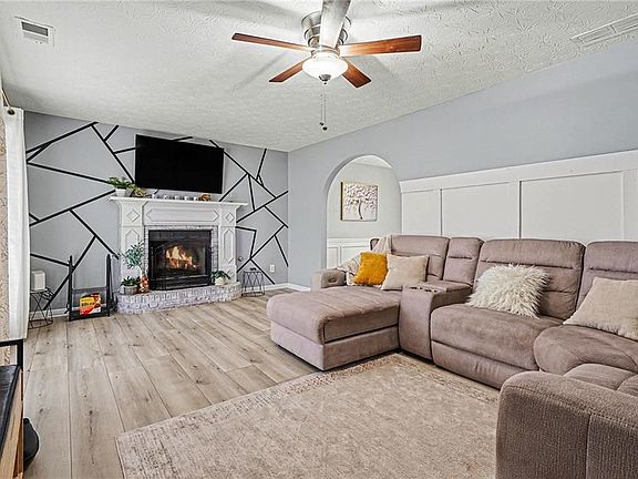 5th image of 653 Matt Ct