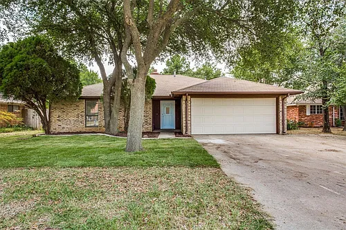 3842 Waterford Way Photo 1
