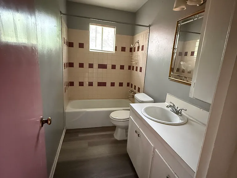 442 Janet Ln — Photo 4