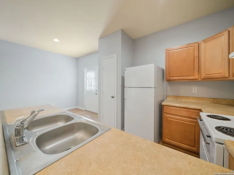 6410 Summit Oak #4 — Photo 7