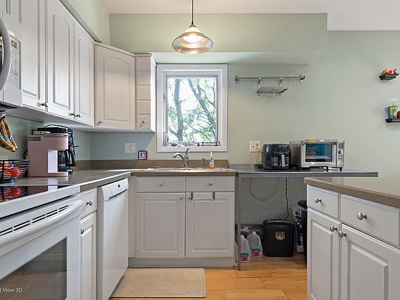 5th image of 5200 N Rockwell St APT 3S