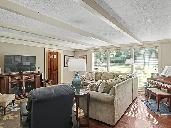 3rd image of 1411 Burnison Rd