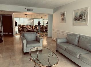 1000 W Island Blvd APT 2412, Aventura, FL 33160