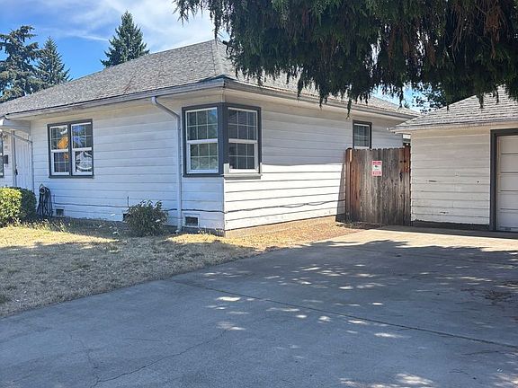 2nd image of 2811 Grand Blvd