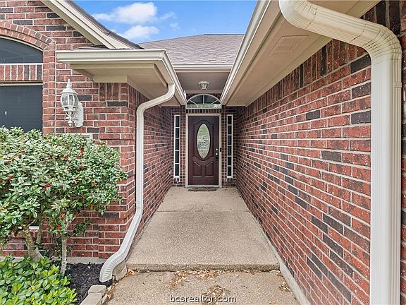 3rd image of 1705 White Stone Dr