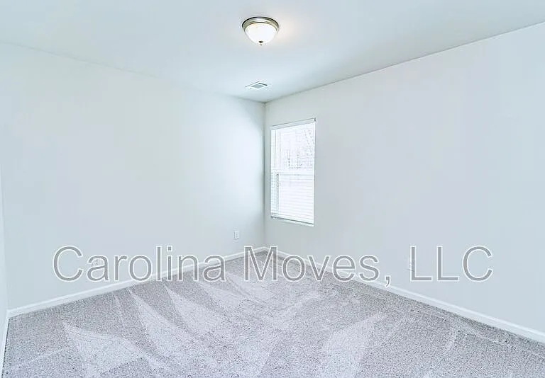 638 Farmstead Trl — Photo 10