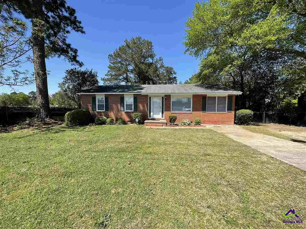 4 bed, 2.0 bath, 1200 sqft, $1,395 — Photo 3