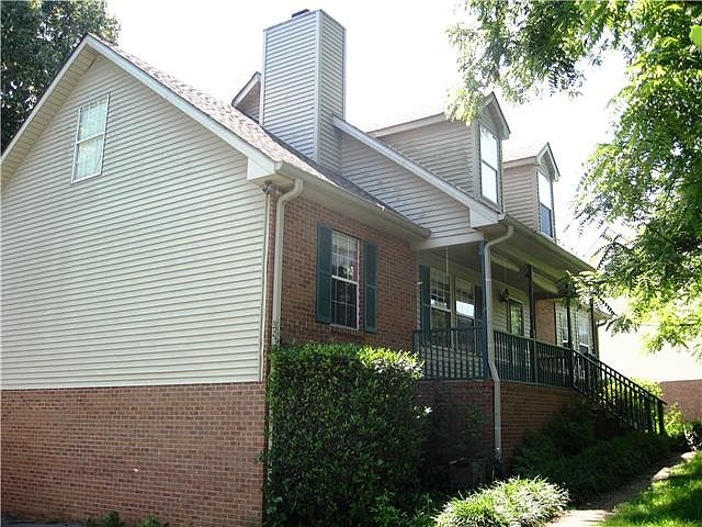1st image of 104 Beechbrook Ct