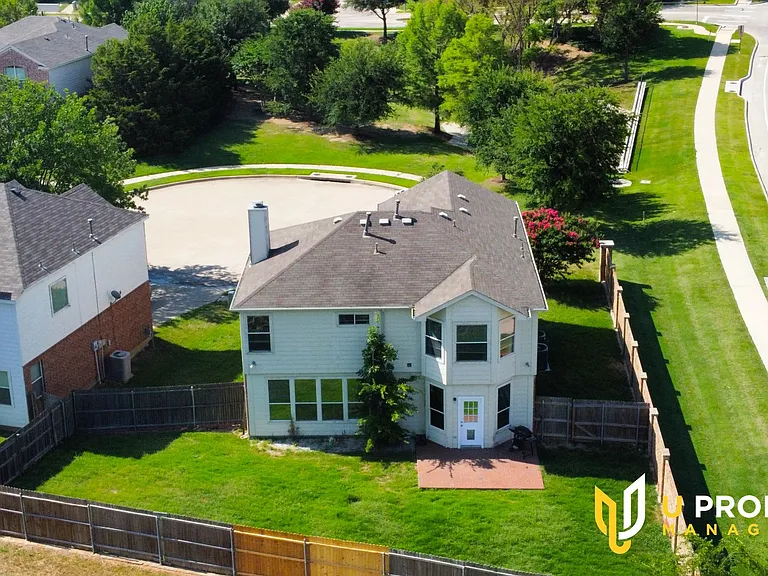 3501 Aldersyde Dr — Photo 32