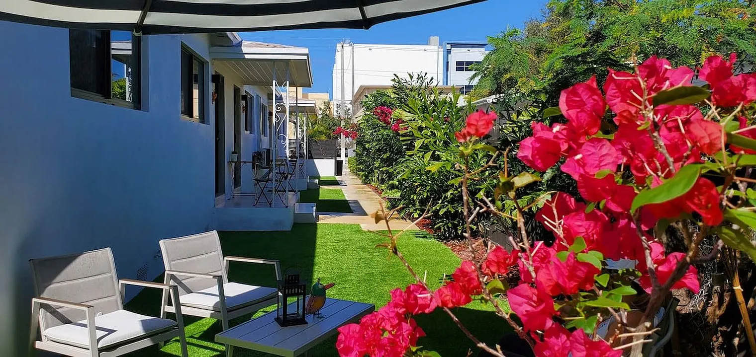 1 bed, 1.0 bath, 398 sqft, $3,974 — Photo 2