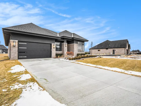 13885 Quail View Dr, Washington, MI 48094