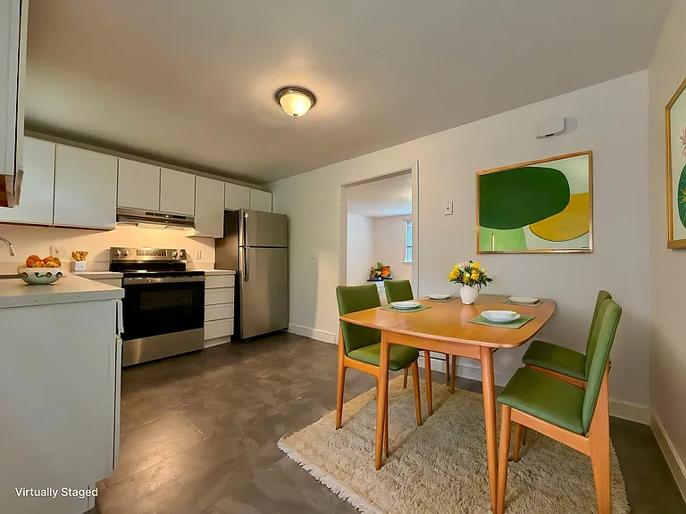 Kitchen (Virtually Staged)