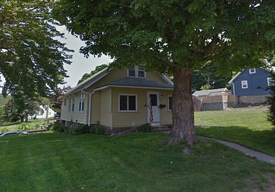 2nd image of 5 Howland St