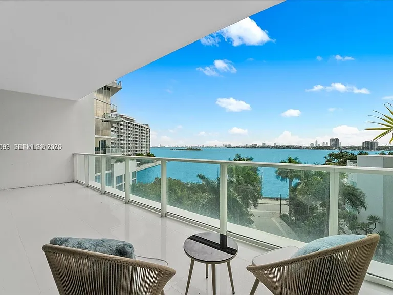 2020 N Bayshore Dr #605 — Photo 17