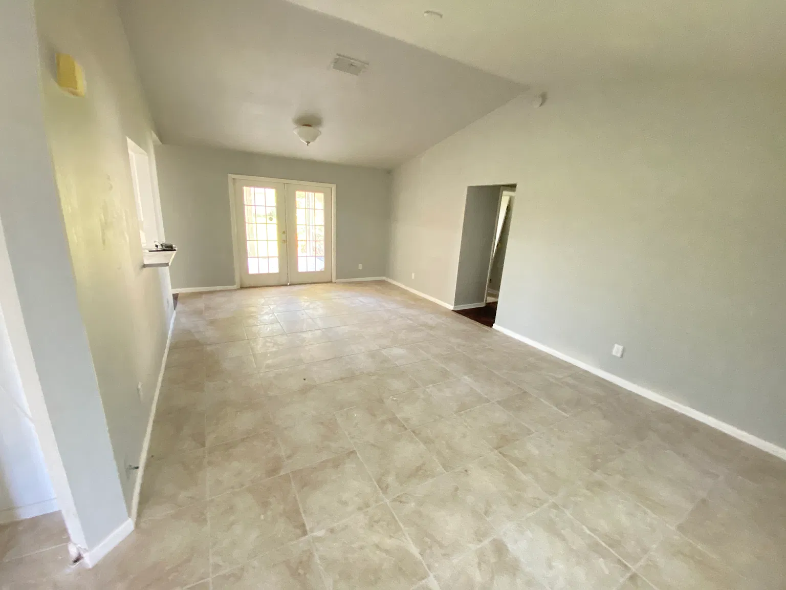 3 bed, 1596 sqft, $1,795 — Photo 2