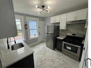 592 Irvine Turner Blvd #3, Newark, NJ 07112