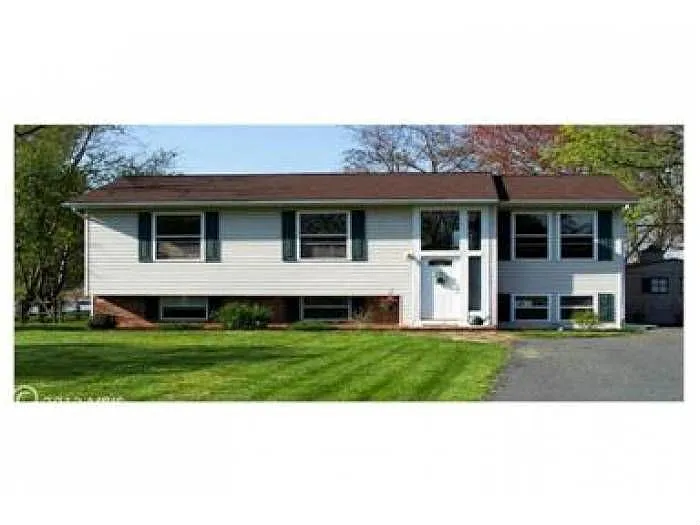 126 N Lake Dr photo 1