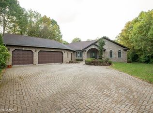 4660 Celano Dr, Libertyville, IL 60048