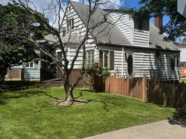 8019 Grand Central Parkway, East Elmhurst, NY 11370