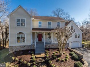 2121 Woodford Rd, Vienna, VA 22182