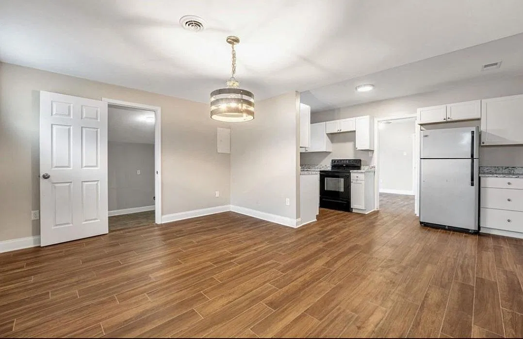 1302 Dogwood Dr — Photo 2