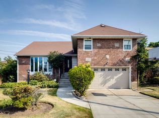 504 Redwood Dr, Cedarhurst, NY 11516