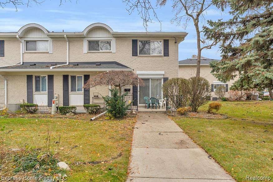 1st image of 41816 Langley Dr