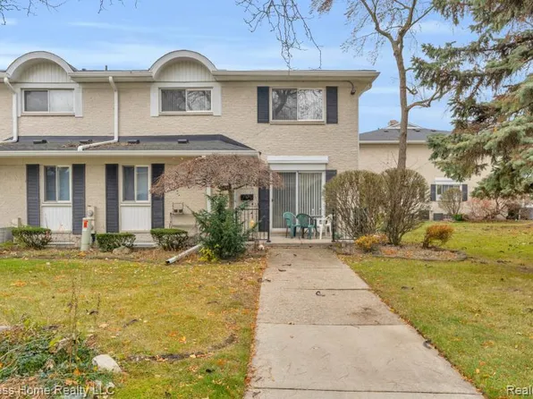 41816 Langley Dr, Sterling Heights, MI 48313