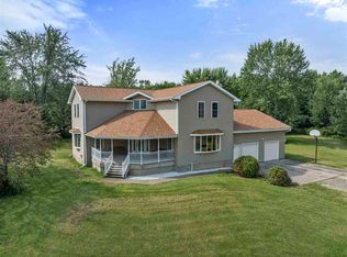 3025 Hidden Meadow Dr, Riverside, IA 52327