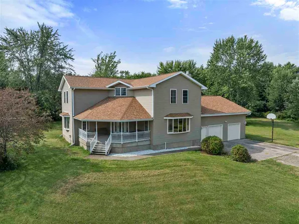 3025 Hidden Meadow Dr, Riverside, IA 52327