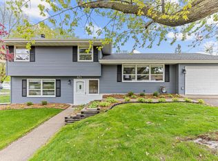 871 Oakwood Dr, New Brighton, MN 55112