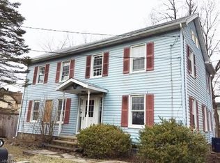 17 High St, Andover, NJ 07821