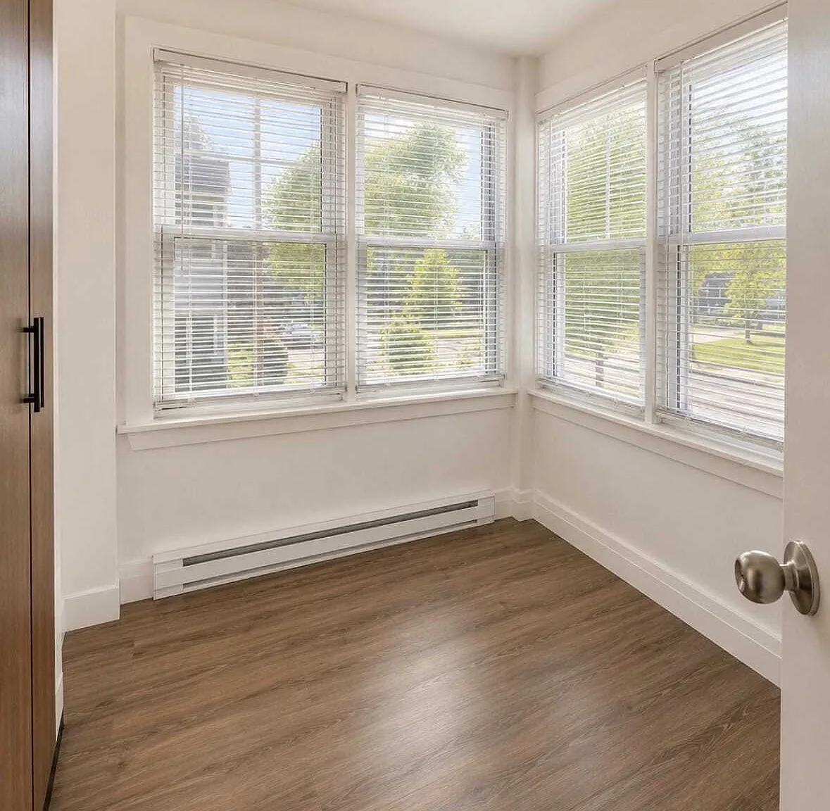 2 bed, 1.0 bath, 2932 sqft, $1,850 — Photo 4