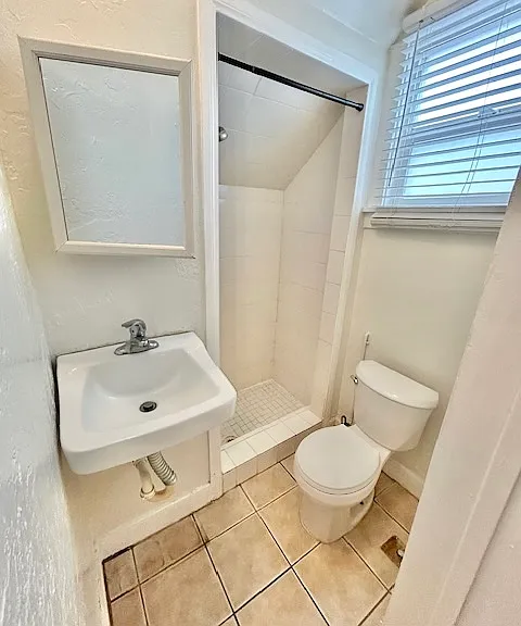 2886 1/2 Mission Blvd #E — Photo 8