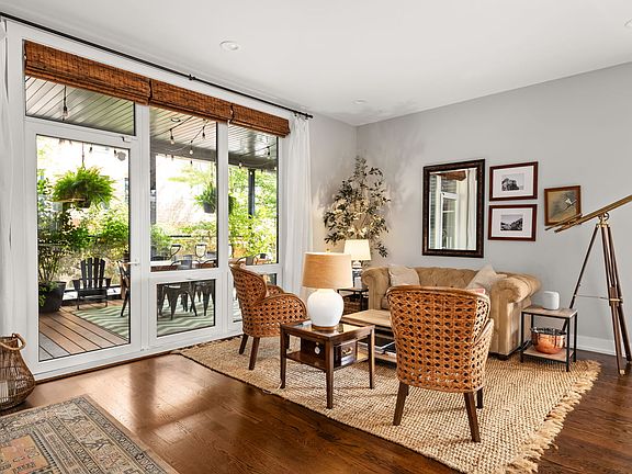 3rd image of 2324 N Winchester Ave #103