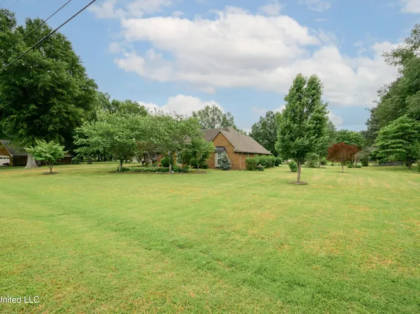8450 Deer Creek Cir, Olive Branch, MS 38654