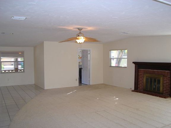 3rd image of 250 Coral Dr