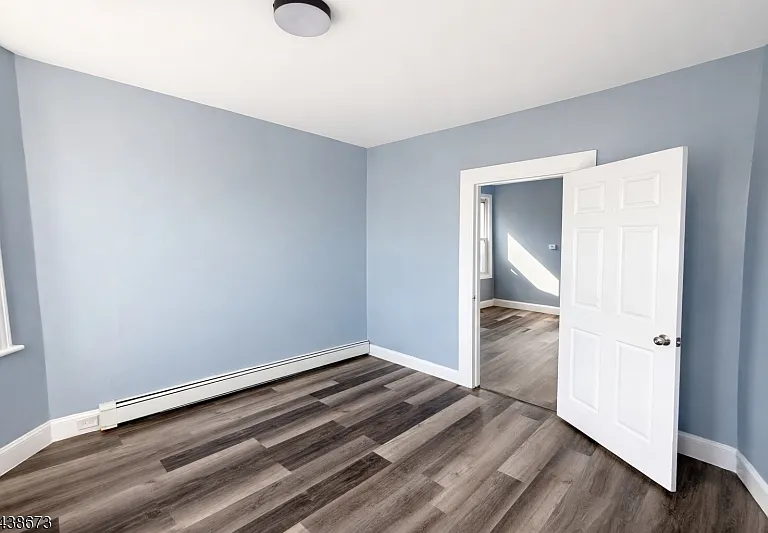 204 Demott Ave — Photo 11