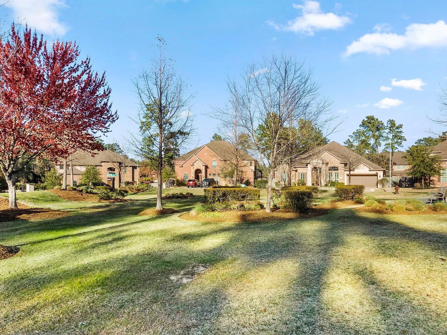 5 bed, 3.5 bath, 5124 sqft, $5,750 — Photo 4