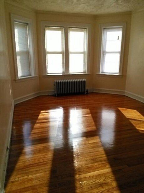 2nd image of 1818 W Montvale Ave
