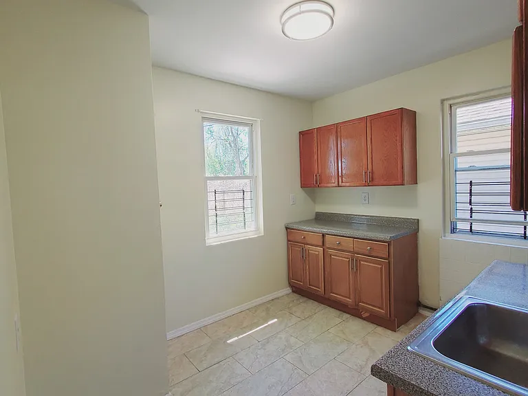 1888 University Ave #2 — Photo 7