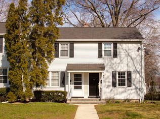 252 Sylvan Knoll Rd, Stamford, CT 06902