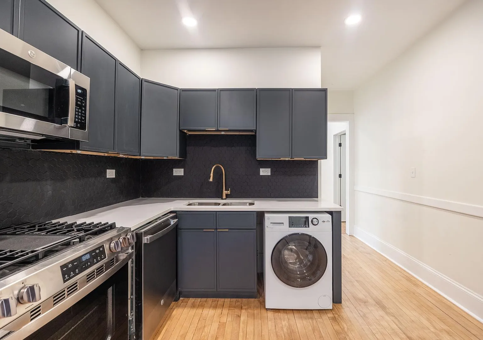 2301 N Leavitt St — Photo 1