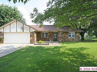 10633 E 2nd St, Claremore, OK 74019