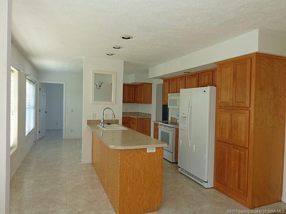5th image of 2814 N Easy St