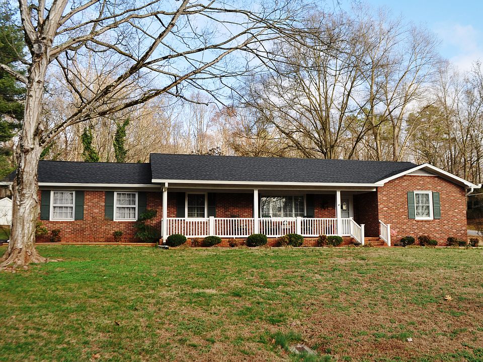 1st image of 204 Heritage Cir