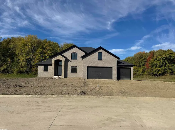 6908 Mallard Ct, Fair Haven, MI 48023